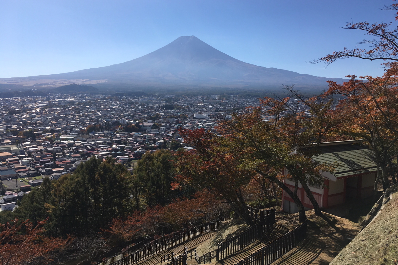 忠霊塔から見た富士吉田市街