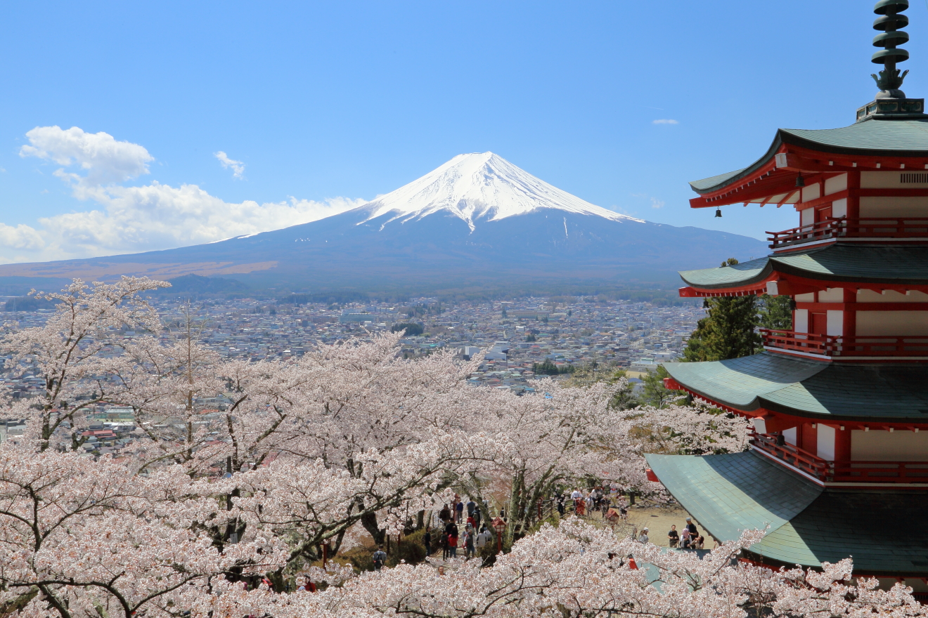 五重塔と桜と富士山
