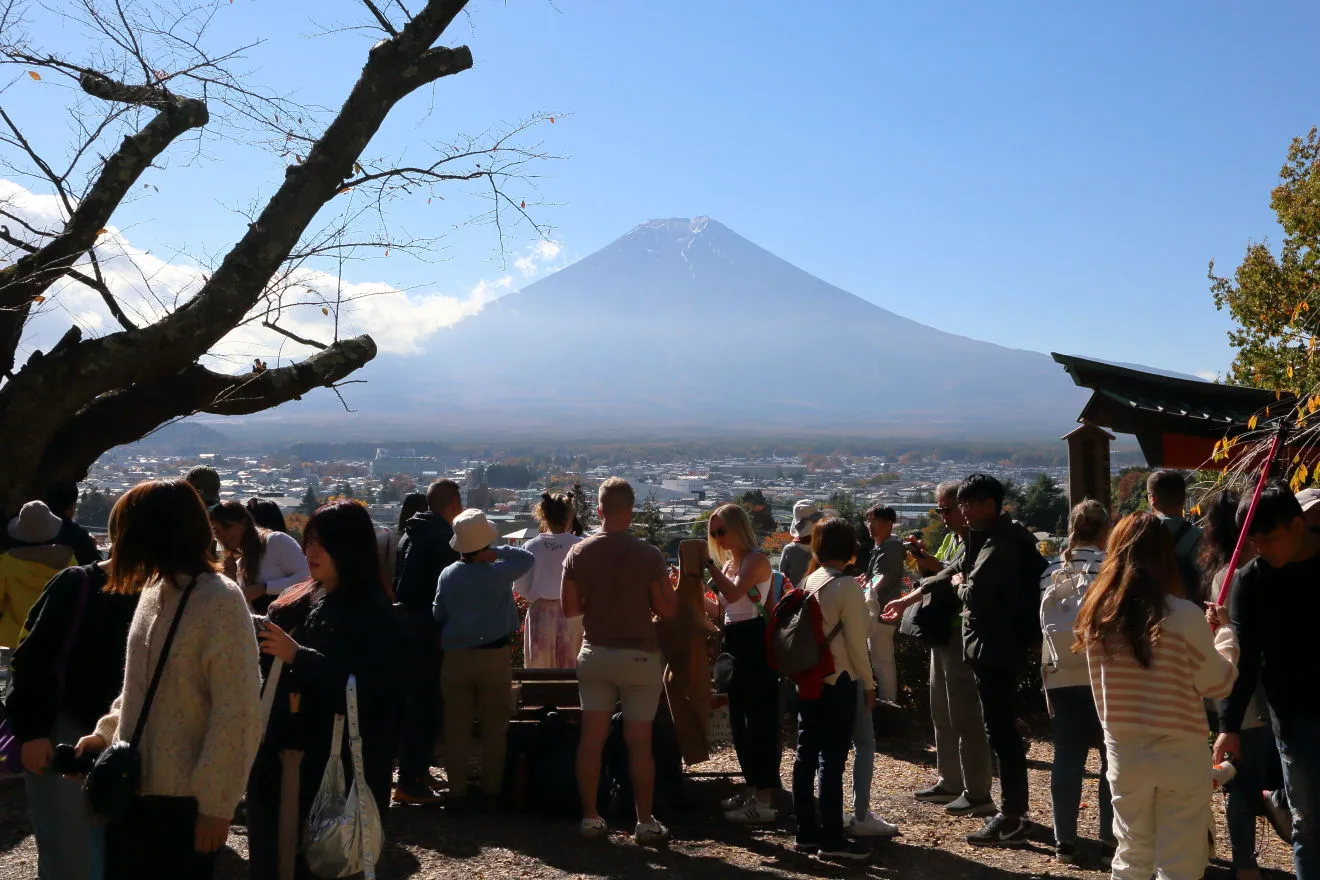 愛宕神社前から見た富士山